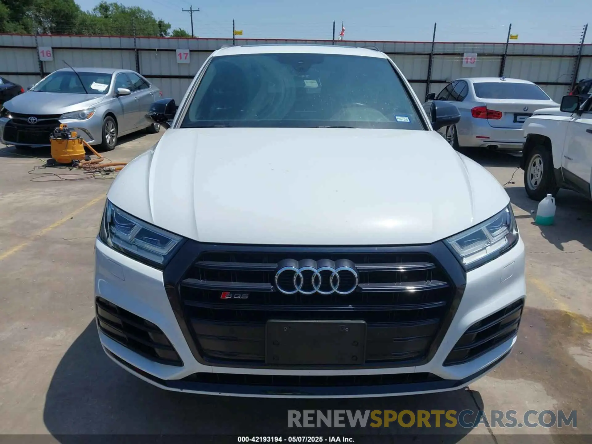 13 fotografías del automóvil dañado WA1B4AFY8K2107525 AUDI SQ5 2019