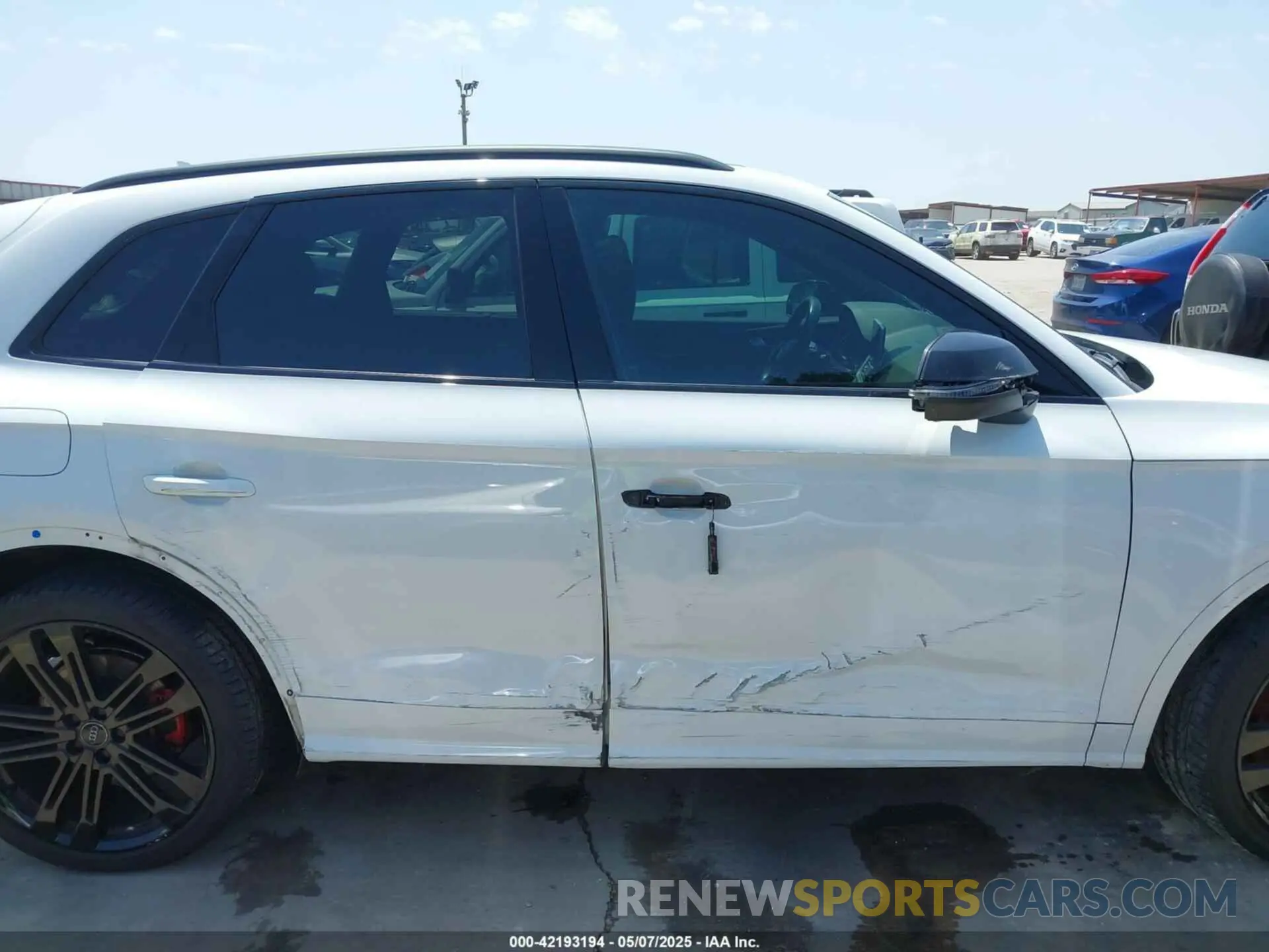 14 fotografías del automóvil dañado WA1B4AFY8K2107525 AUDI SQ5 2019