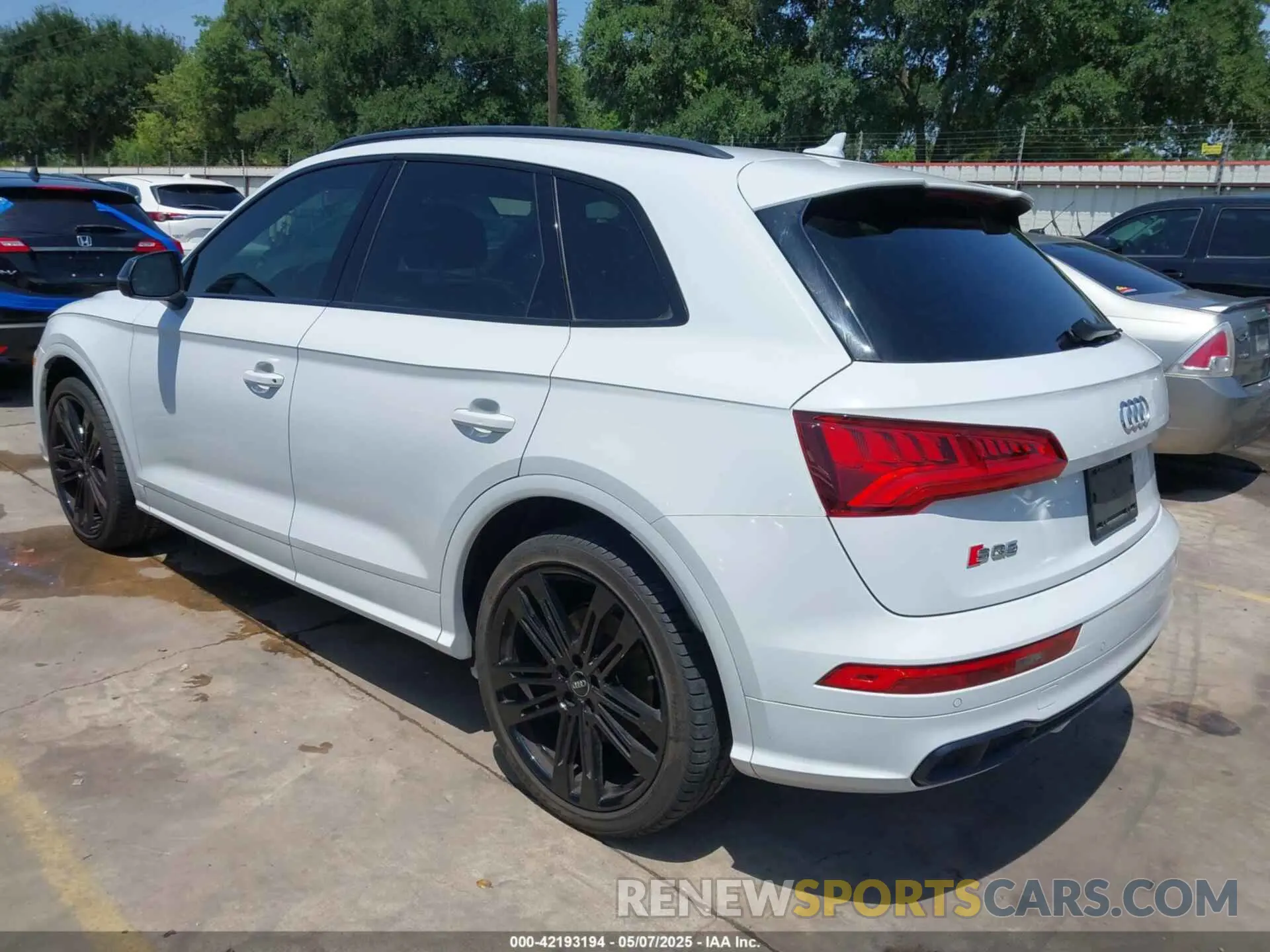 3 fotografías del automóvil dañado WA1B4AFY8K2107525 AUDI SQ5 2019