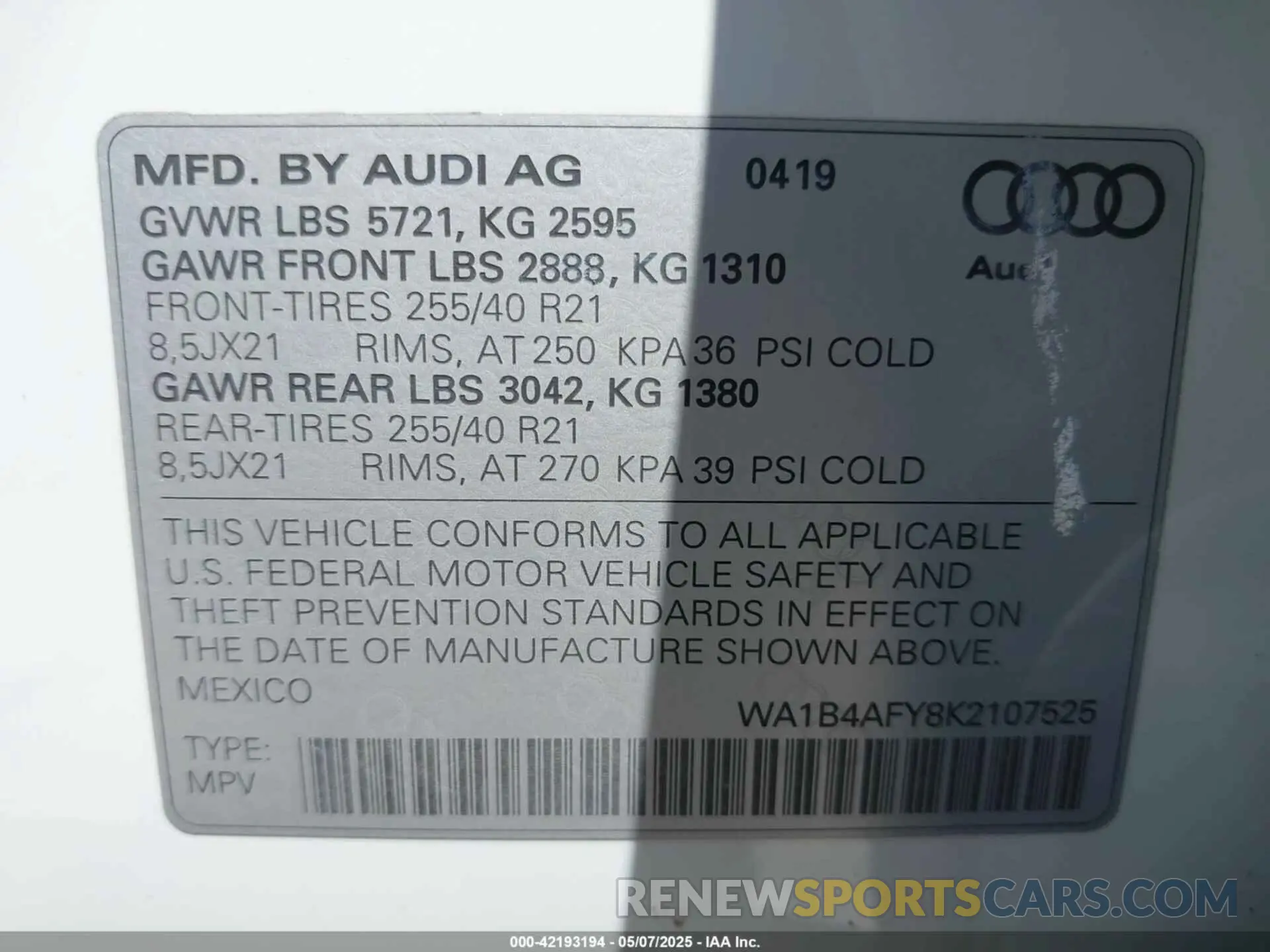 9 fotografías del automóvil dañado WA1B4AFY8K2107525 AUDI SQ5 2019