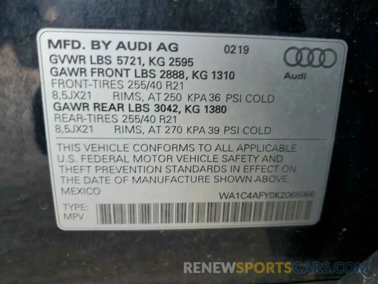 12 fotografías del automóvil dañado WA1C4AFY0K2068966 AUDI SQ5 2019