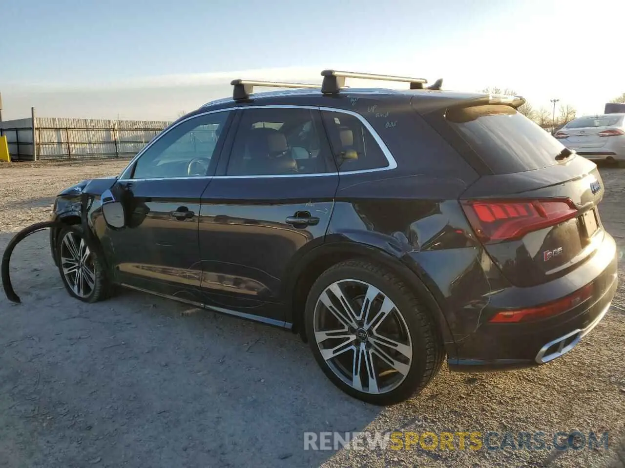 2 fotografías del automóvil dañado WA1C4AFY0K2068966 AUDI SQ5 2019