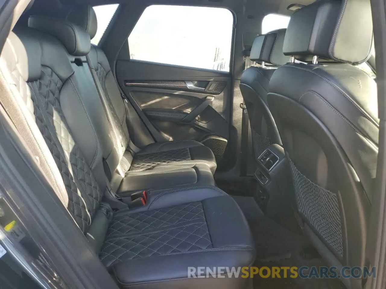 6 fotografías del automóvil dañado WA1C4AFY2K2121845 AUDI SQ5 2019
