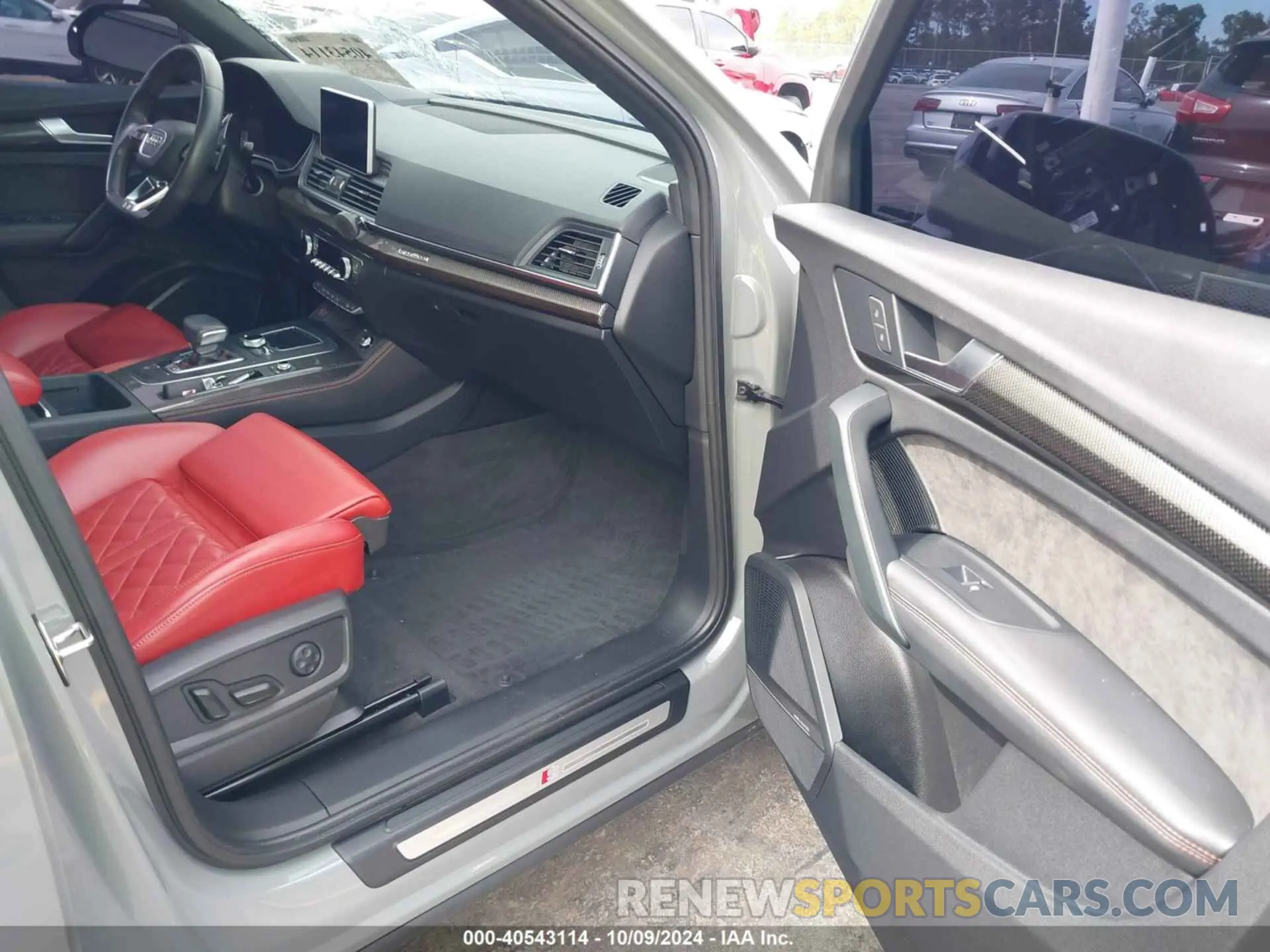 5 fotografías del automóvil dañado WA1C4AFY3K2001777 AUDI SQ5 2019