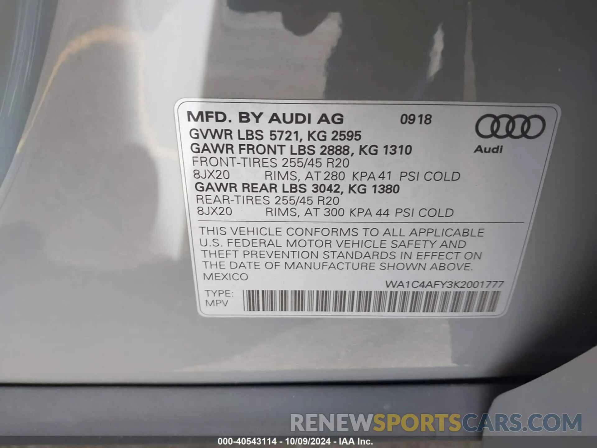 9 fotografías del automóvil dañado WA1C4AFY3K2001777 AUDI SQ5 2019