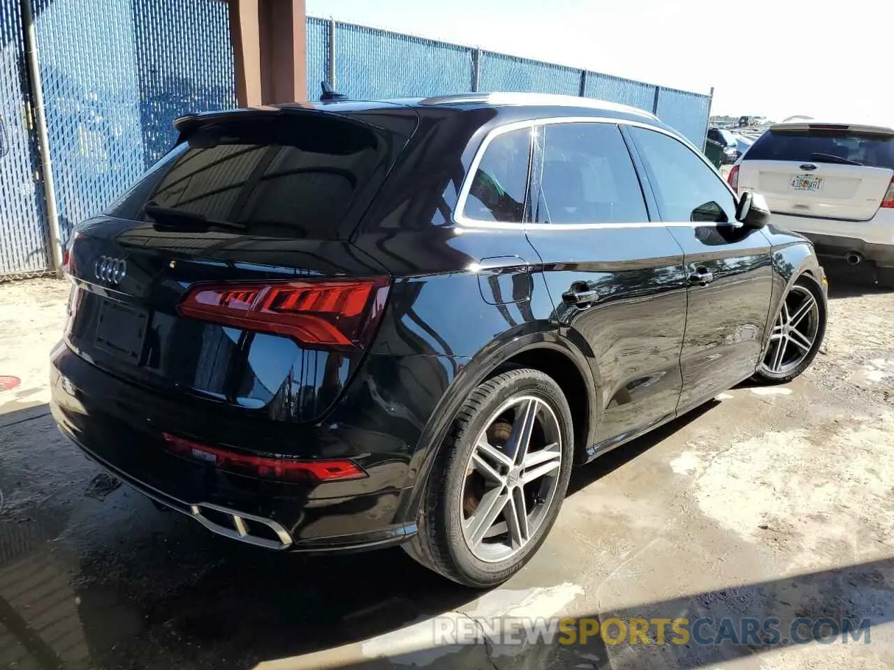 4 fotografías del automóvil dañado WA1C4AFY4K2000976 AUDI SQ5 2019