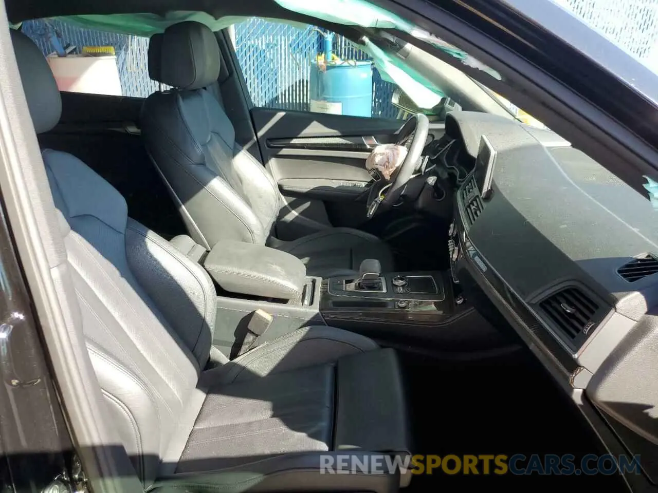5 fotografías del automóvil dañado WA1C4AFY4K2000976 AUDI SQ5 2019