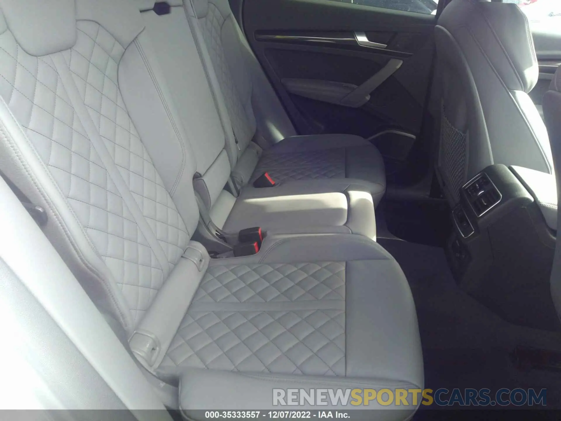 8 fotografías del automóvil dañado WA1C4AFY7K2089491 AUDI SQ5 2019