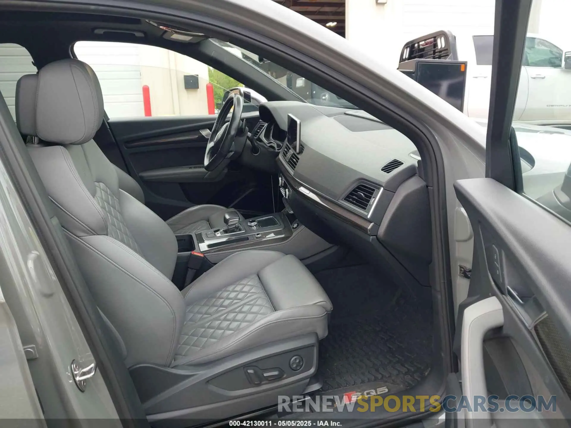 5 fotografías del automóvil dañado WA1C4AFY8K2012905 AUDI SQ5 2019