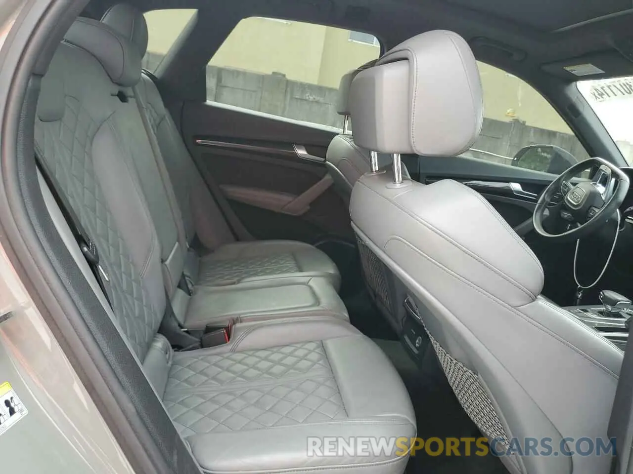 11 fotografías del automóvil dañado WA1C4AFY8K2059500 AUDI SQ5 2019