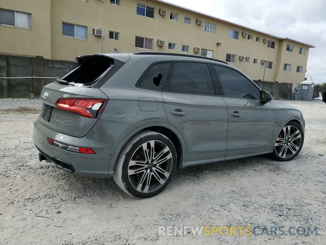 3 fotografías del automóvil dañado WA1C4AFY8K2059500 AUDI SQ5 2019