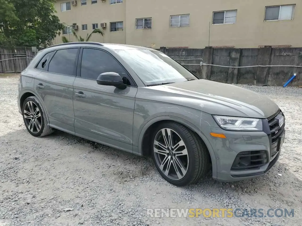 4 fotografías del automóvil dañado WA1C4AFY8K2059500 AUDI SQ5 2019