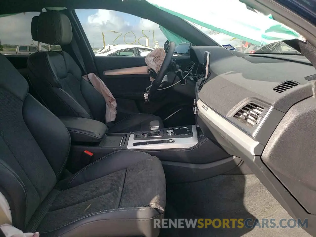 5 fotografías del automóvil dañado WA1B4AFY2L2106873 AUDI SQ5 2020