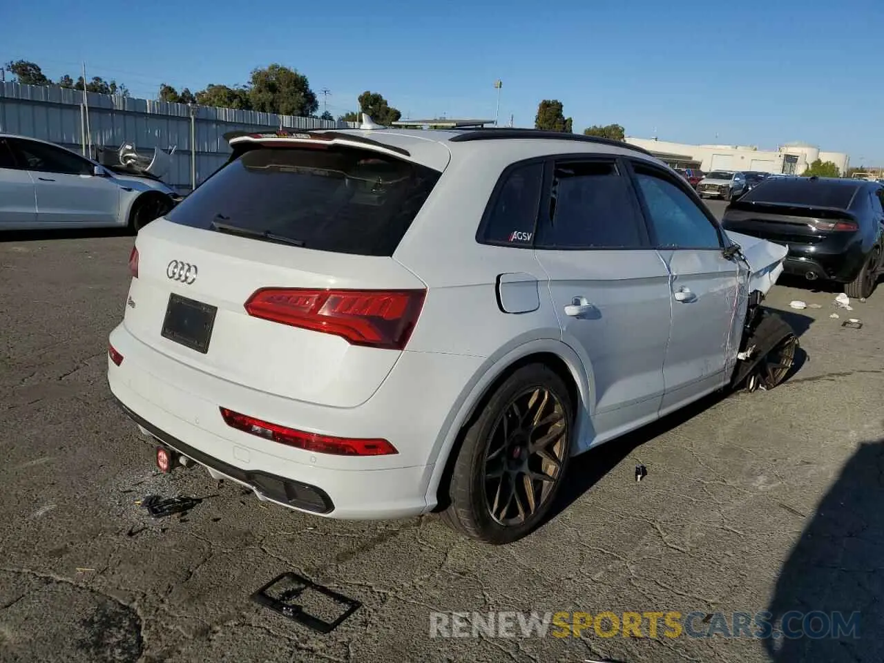 3 fotografías del automóvil dañado WA1B4AFY4L2062231 AUDI SQ5 2020