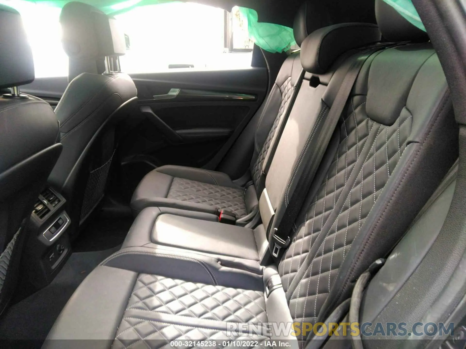 8 fotografías del automóvil dañado WA1B4AFY5L2010283 AUDI SQ5 2020
