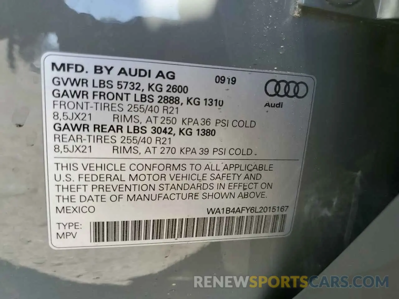 13 fotografías del automóvil dañado WA1B4AFY6L2015167 AUDI SQ5 2020