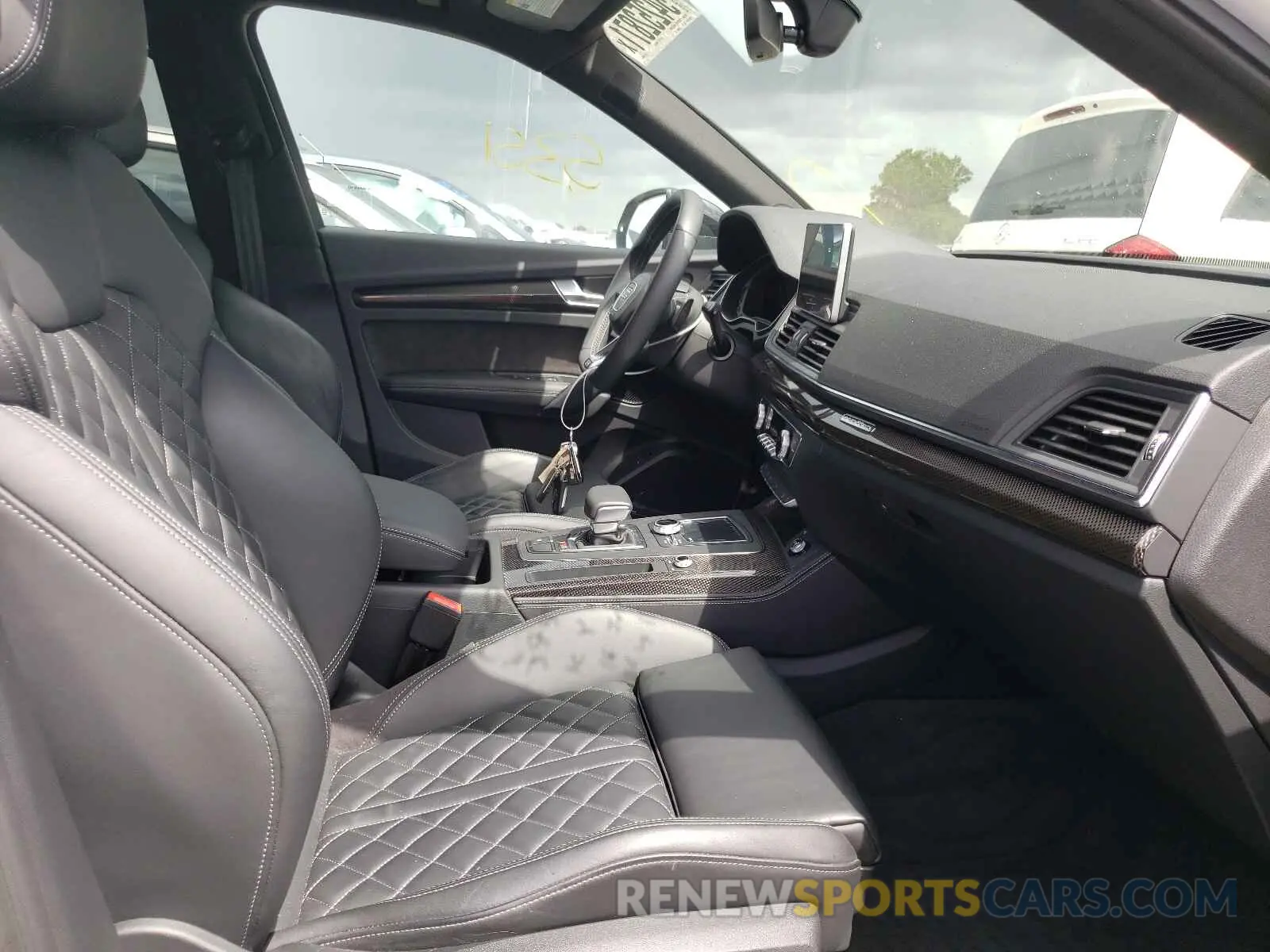 5 fotografías del automóvil dañado WA1B4AFY6L2068743 AUDI SQ5 2020