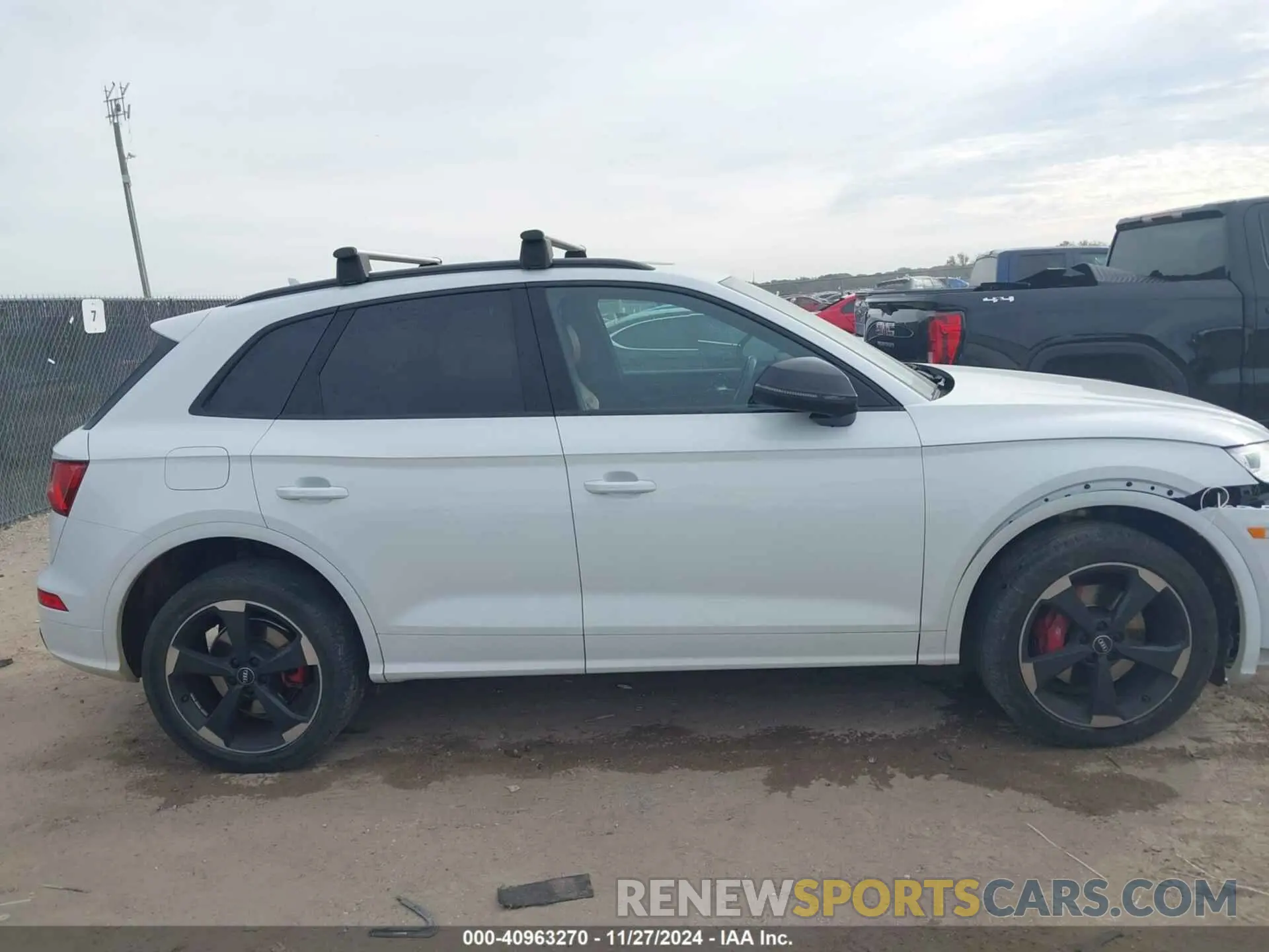 13 fotografías del automóvil dañado WA1B4AFY8L2009967 AUDI SQ5 2020