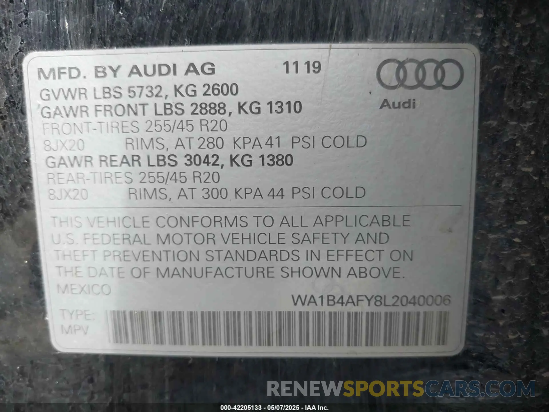 9 fotografías del automóvil dañado WA1B4AFY8L2040006 AUDI SQ5 2020