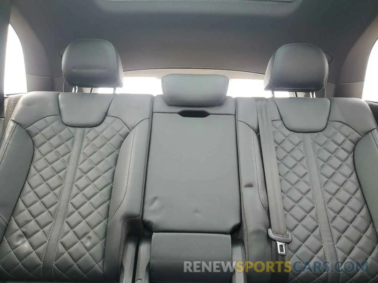 10 fotografías del automóvil dañado WA1C4AFY7L2105643 AUDI SQ5 2020