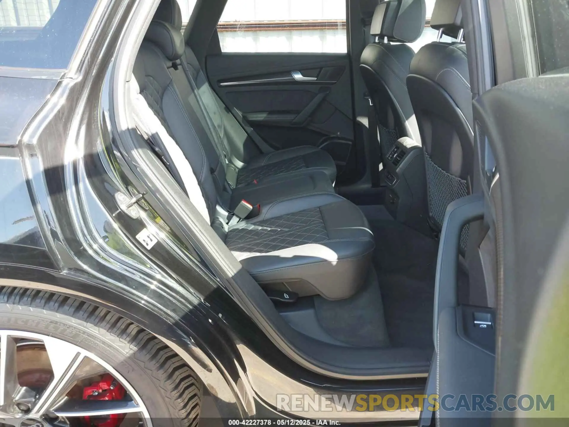 8 fotografías del automóvil dañado WA1B4AFY1M2001646 AUDI SQ5 2021