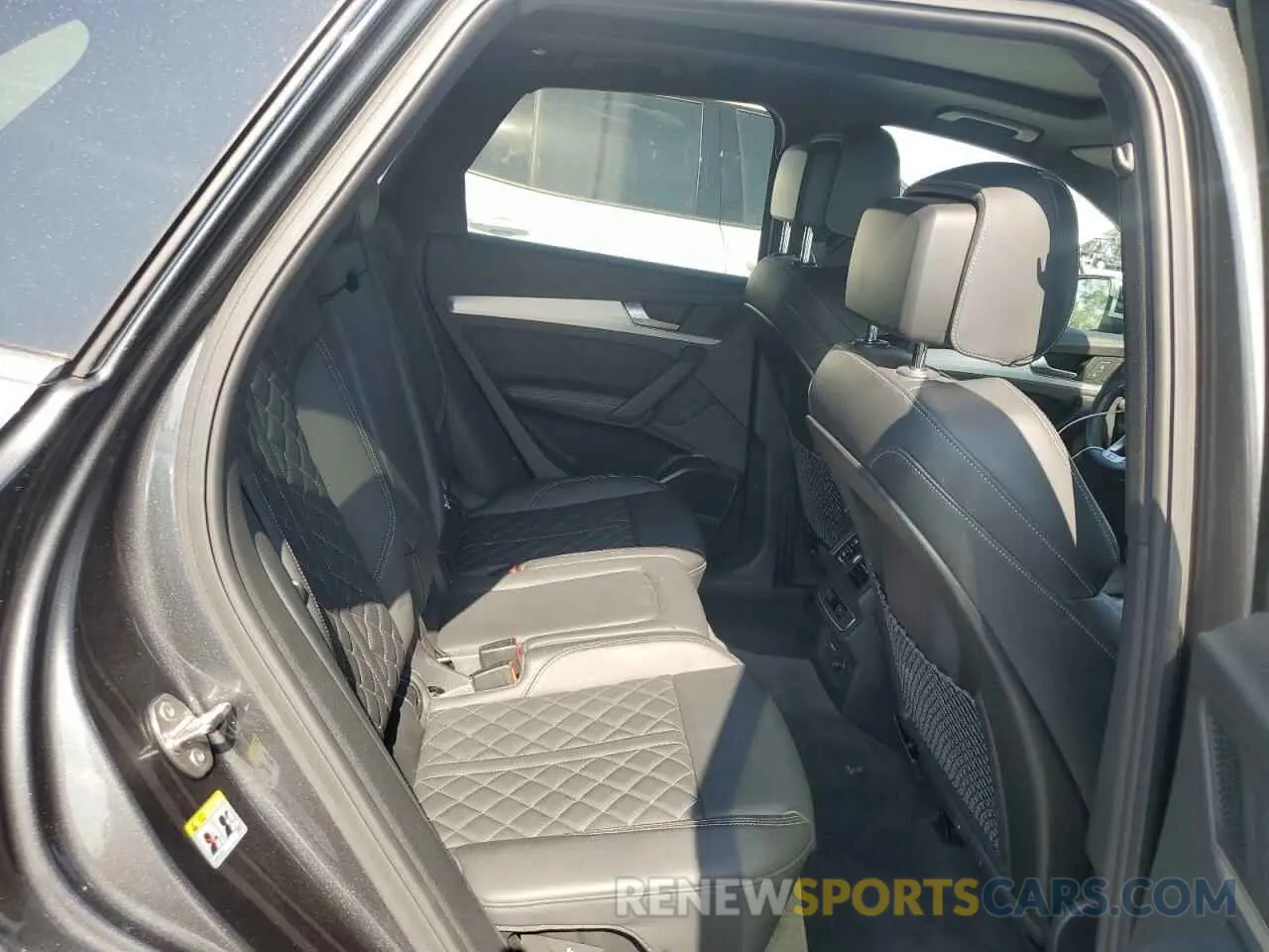 11 fotografías del automóvil dañado WA1B4AFY1M2035067 AUDI SQ5 2021