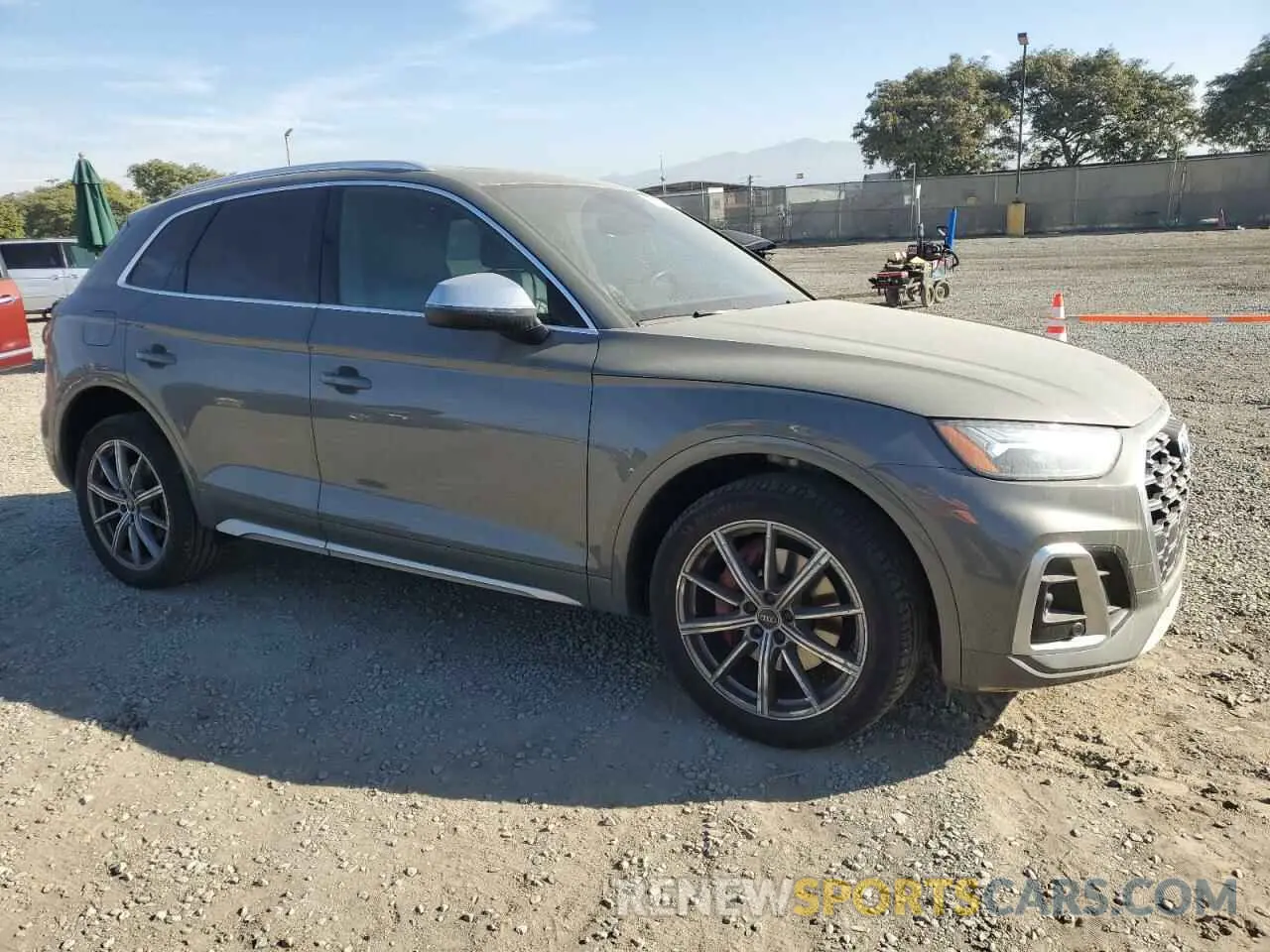 4 fotografías del automóvil dañado WA1B4AFY1P2026504 AUDI SQ5 2023