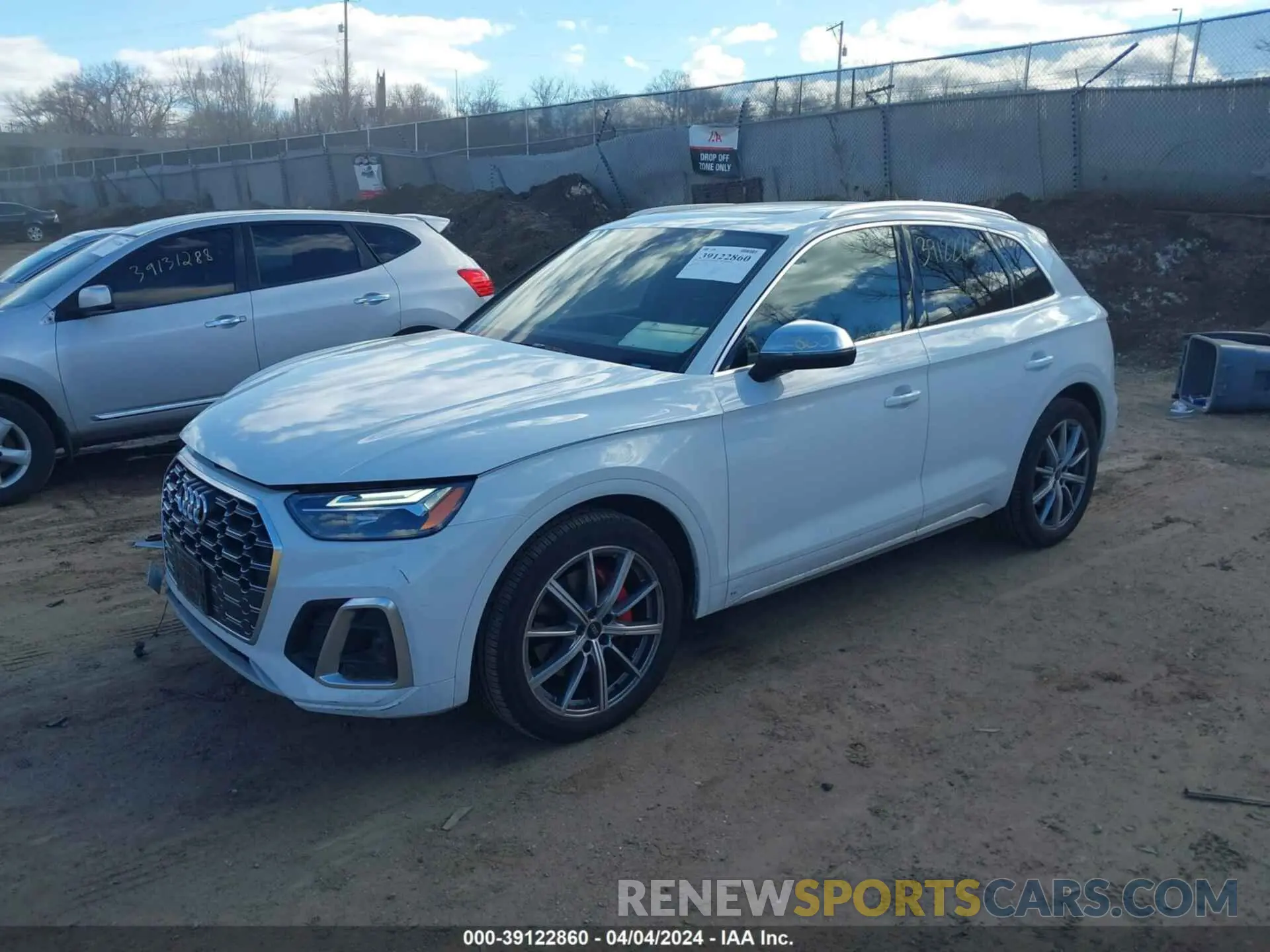 2 fotografías del automóvil dañado WA1B4AFY7P2003972 AUDI SQ5 2023