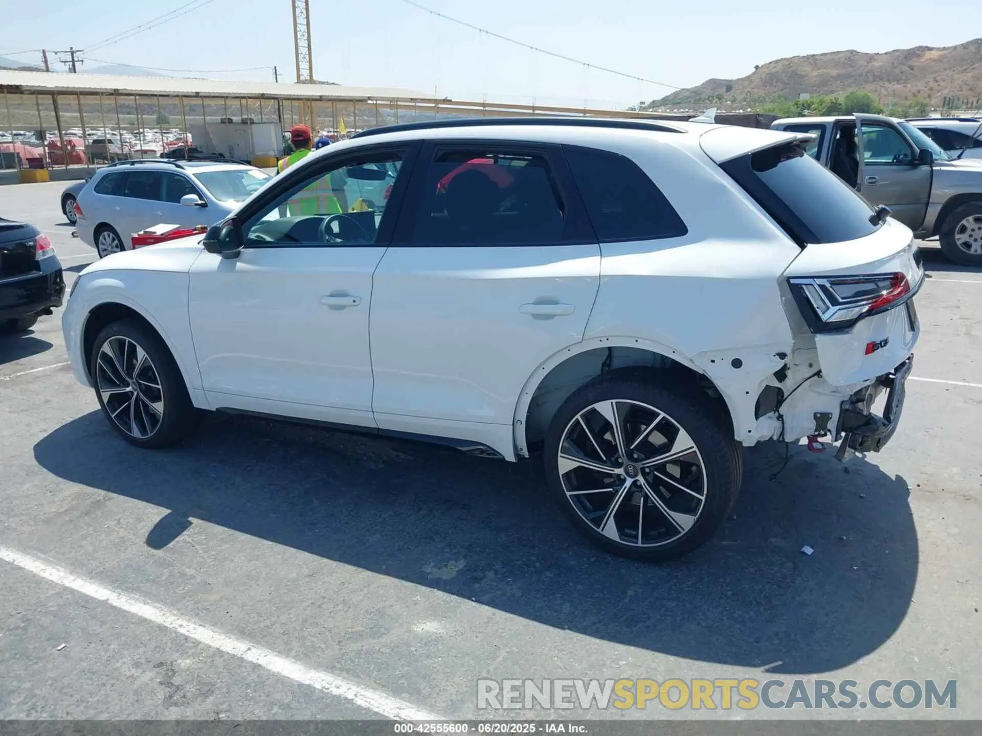 15 fotografías del automóvil dañado WA1B4AFY0R2036623 AUDI SQ5 2024