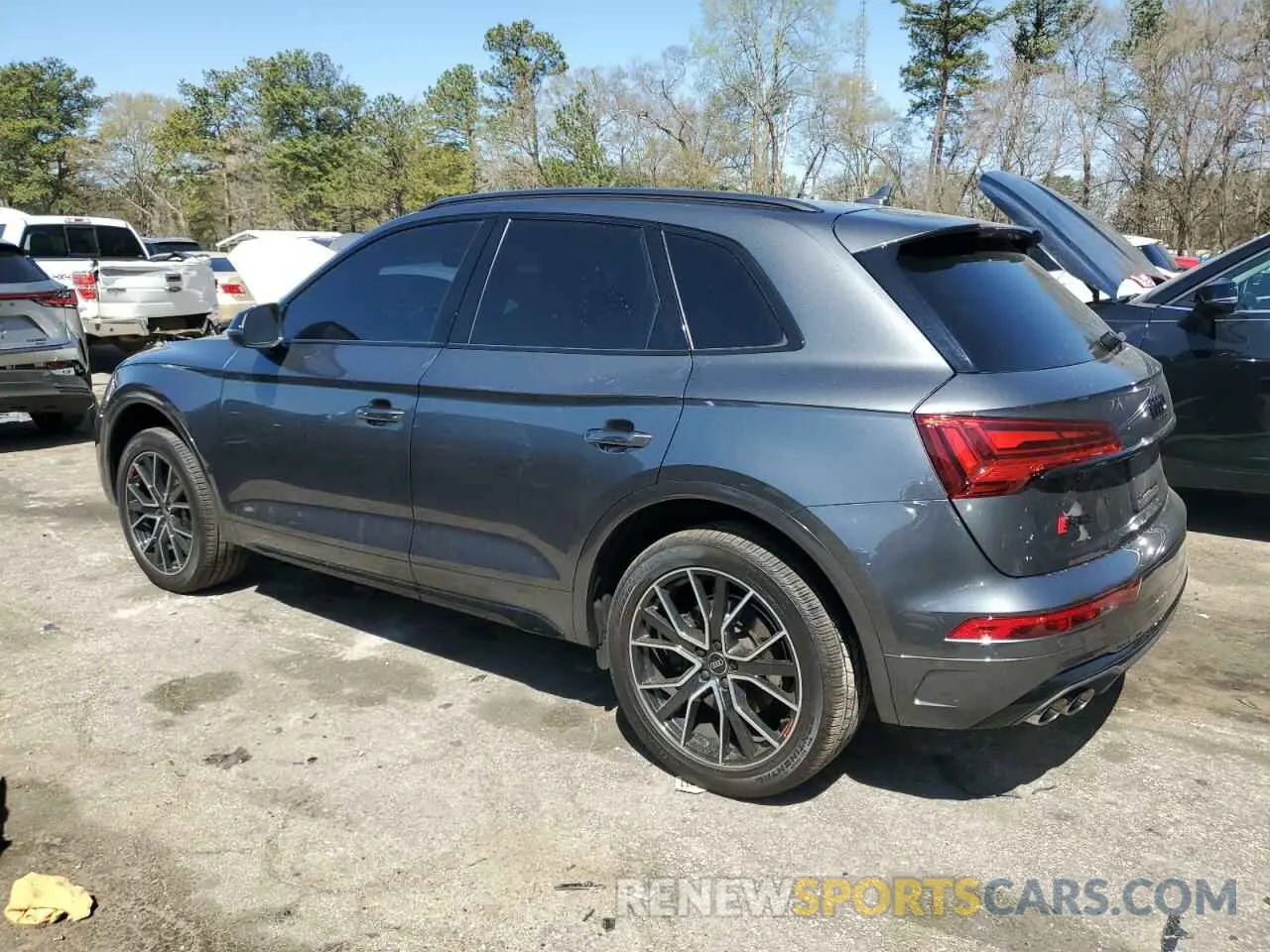 2 fotografías del automóvil dañado WA1B4AFY1R2035223 AUDI SQ5 2024