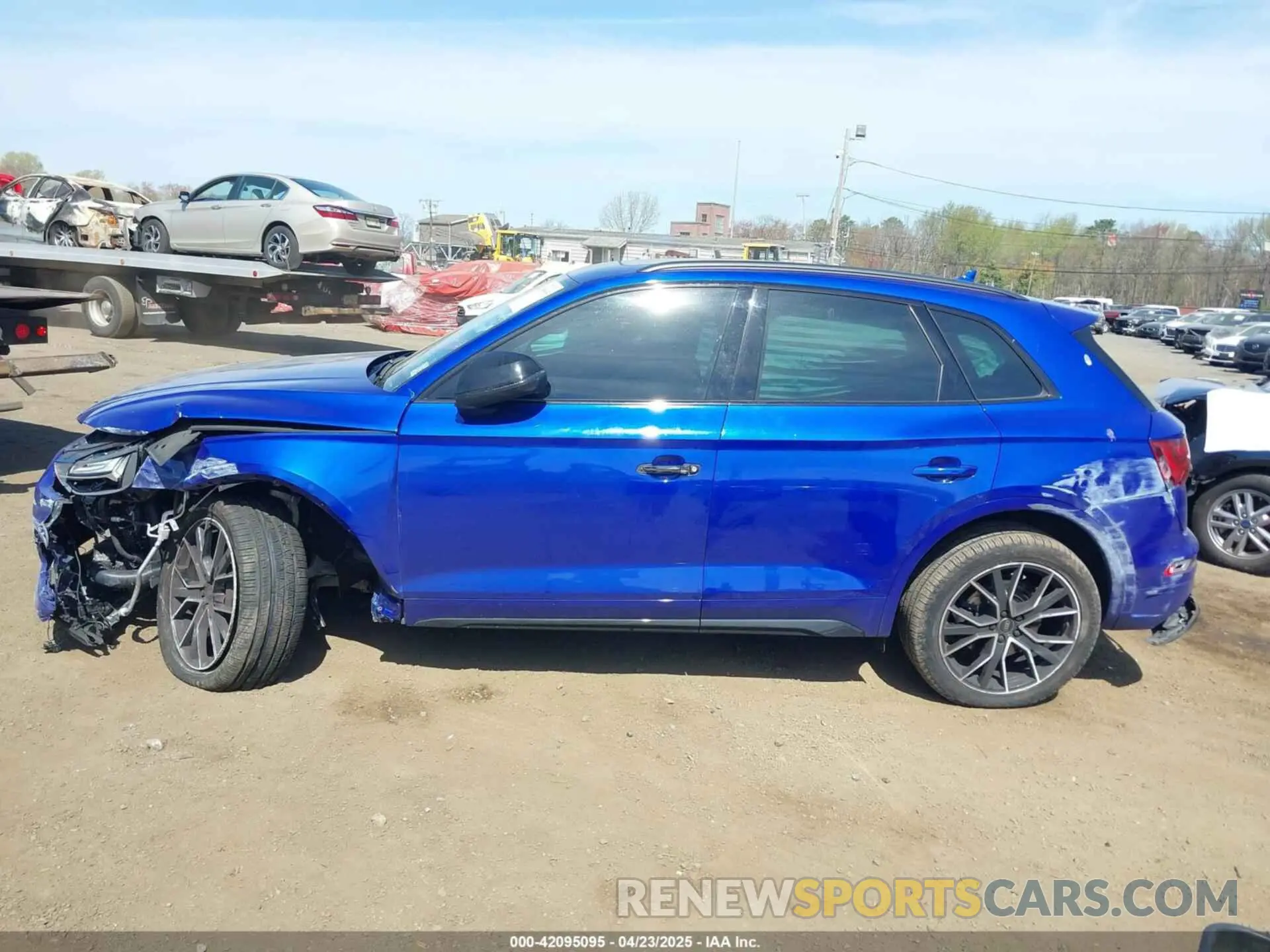 14 fotografías del automóvil dañado WA1B4AFY2R2108129 AUDI SQ5 2024
