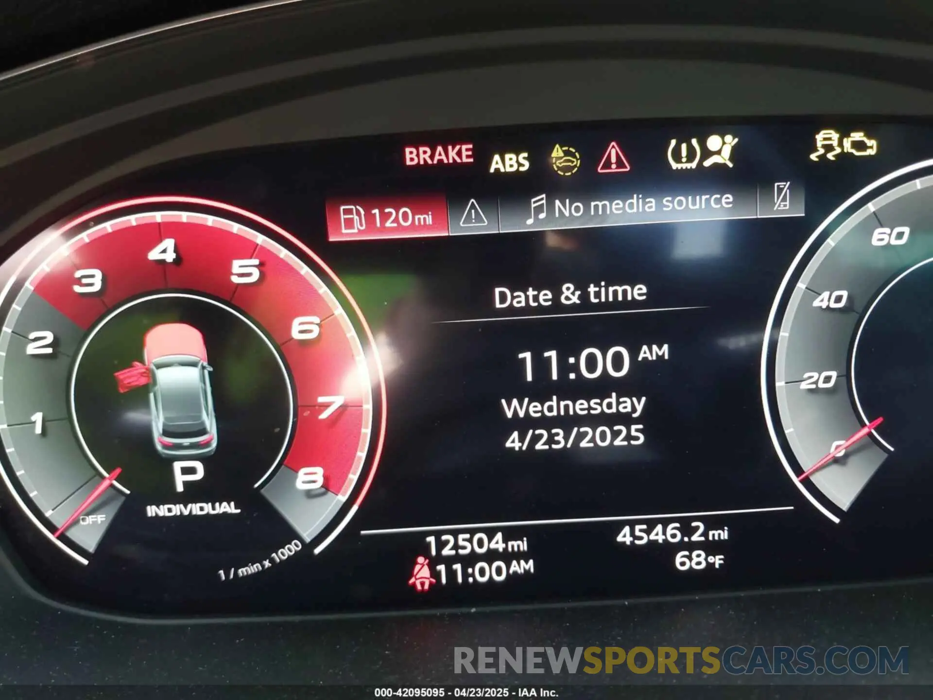 15 fotografías del automóvil dañado WA1B4AFY2R2108129 AUDI SQ5 2024