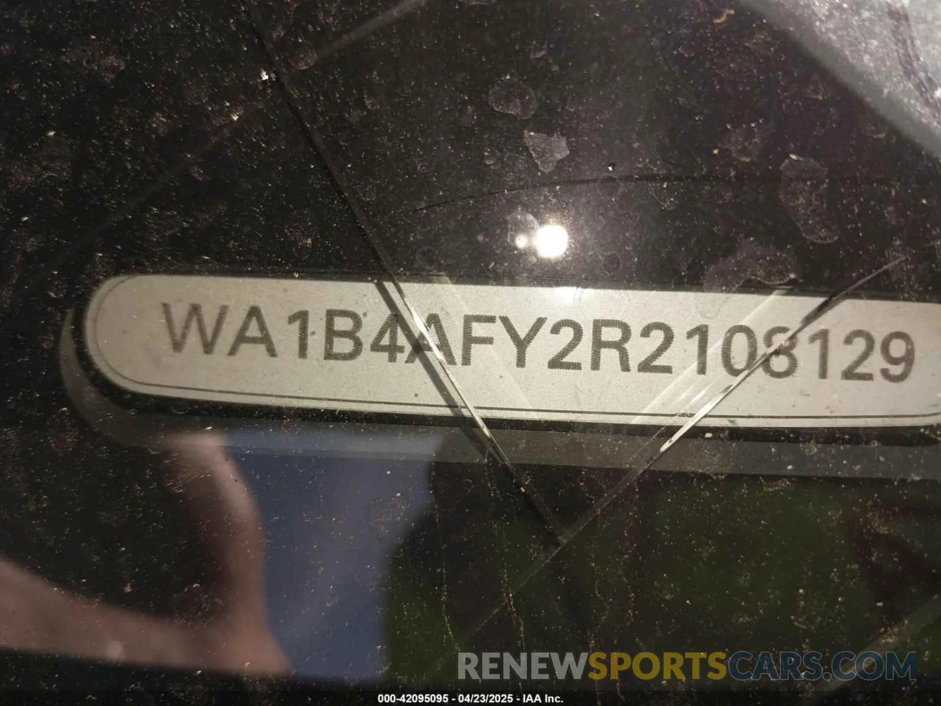 9 fotografías del automóvil dañado WA1B4AFY2R2108129 AUDI SQ5 2024