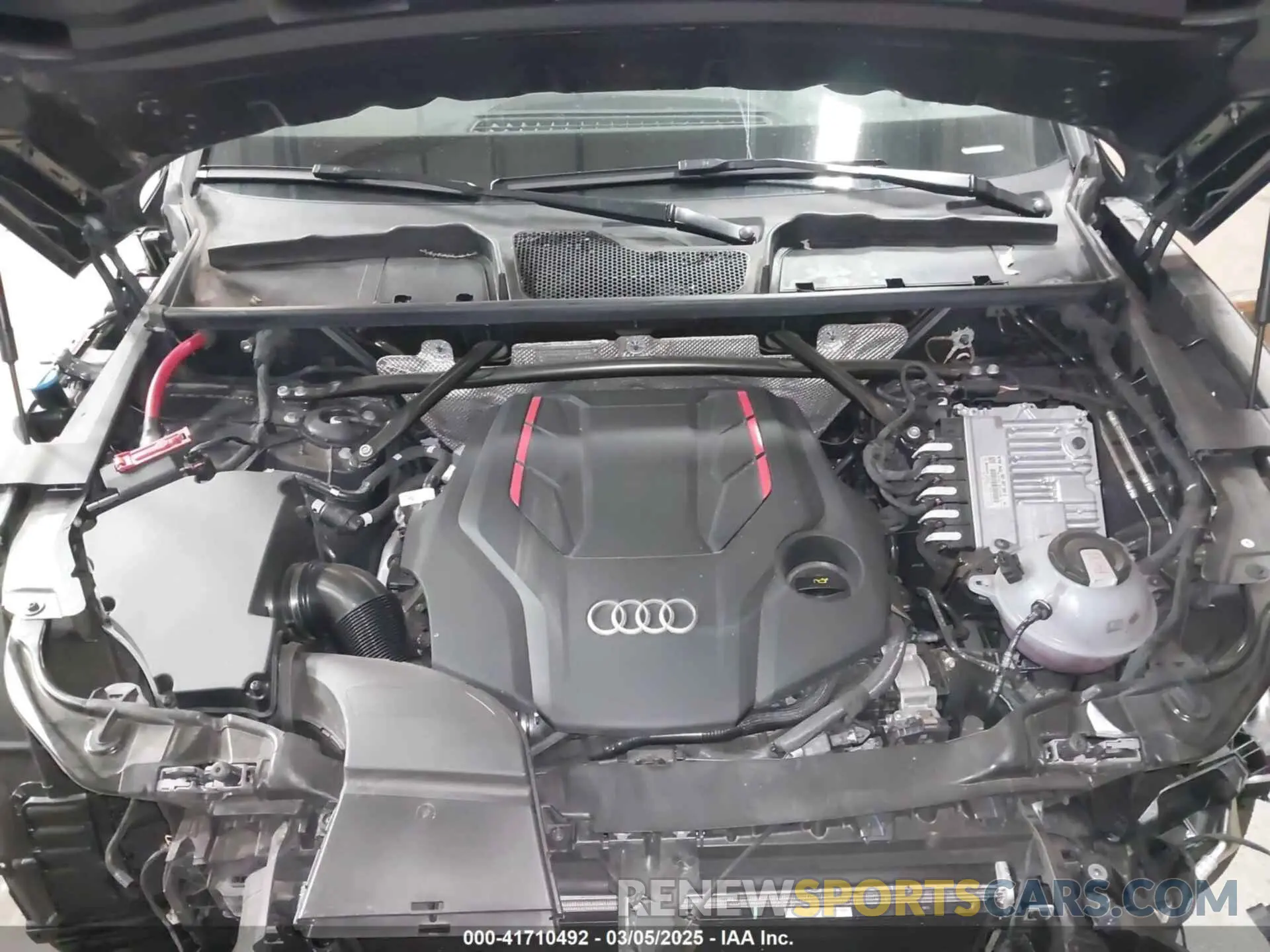10 fotografías del automóvil dañado WA1B4AFY5R2063431 AUDI SQ5 2024