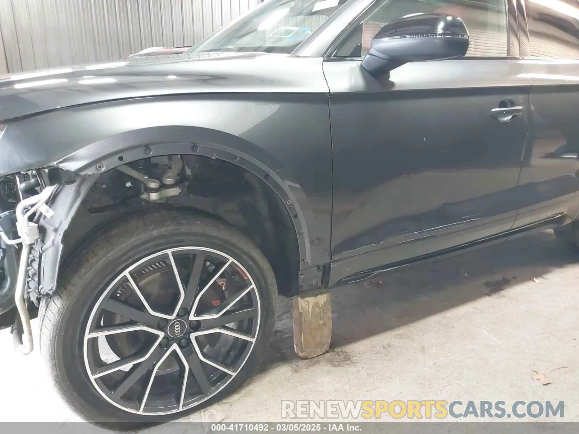 19 fotografías del automóvil dañado WA1B4AFY5R2063431 AUDI SQ5 2024