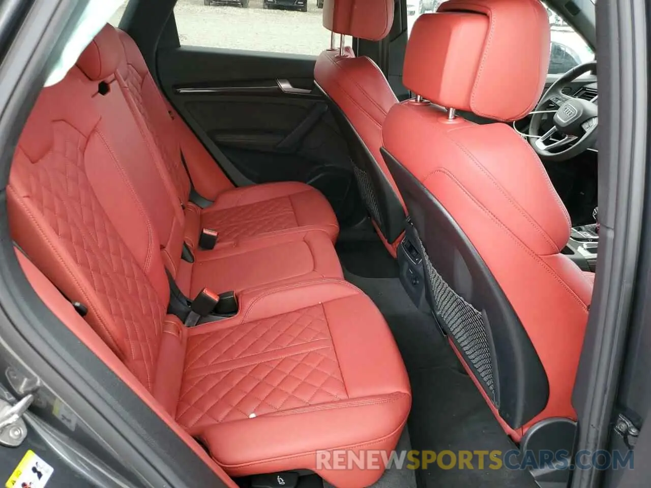 11 fotografías del automóvil dañado WA1C4AFY7R2062334 AUDI SQ5 2024