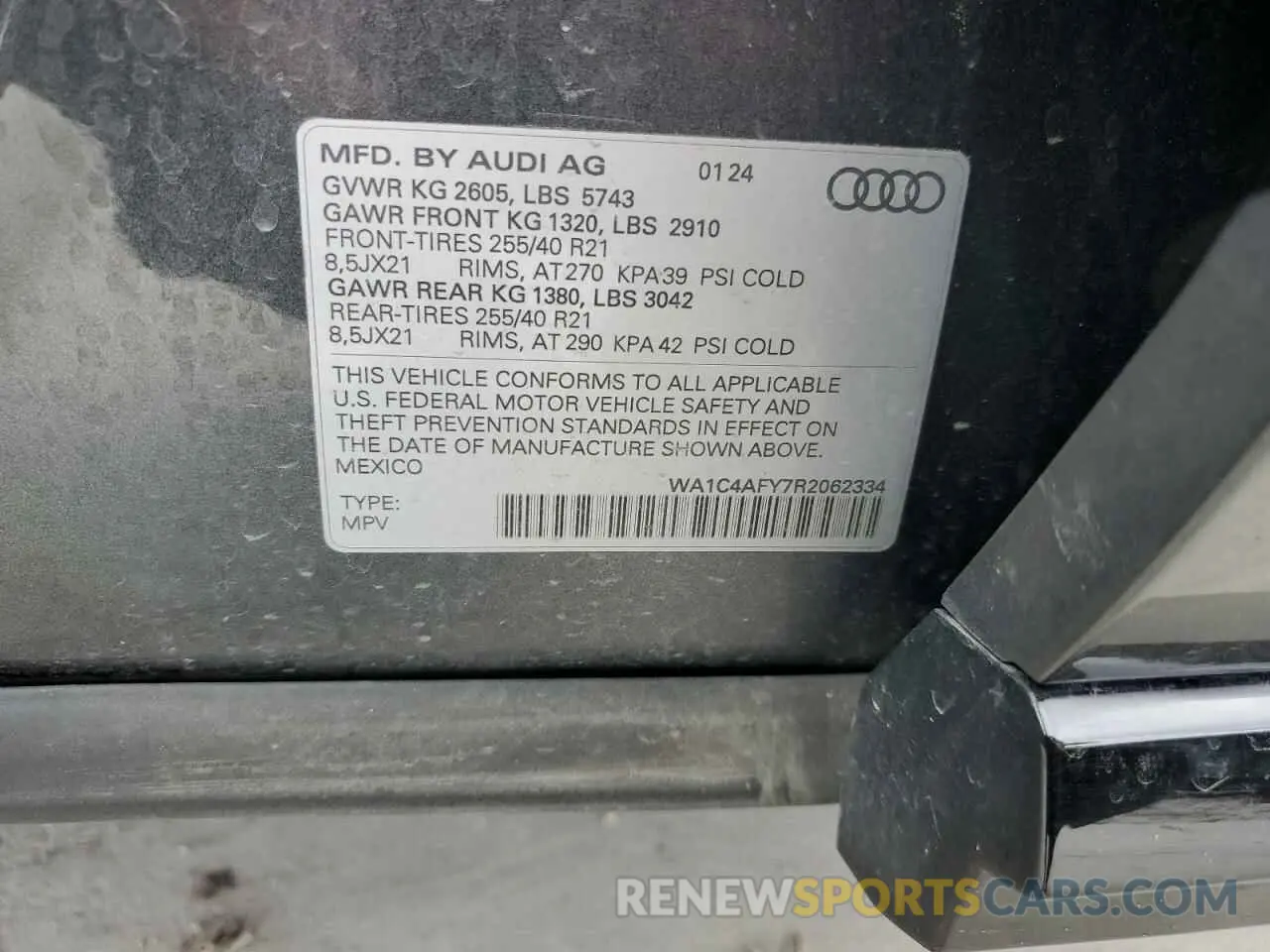 13 fotografías del automóvil dañado WA1C4AFY7R2062334 AUDI SQ5 2024
