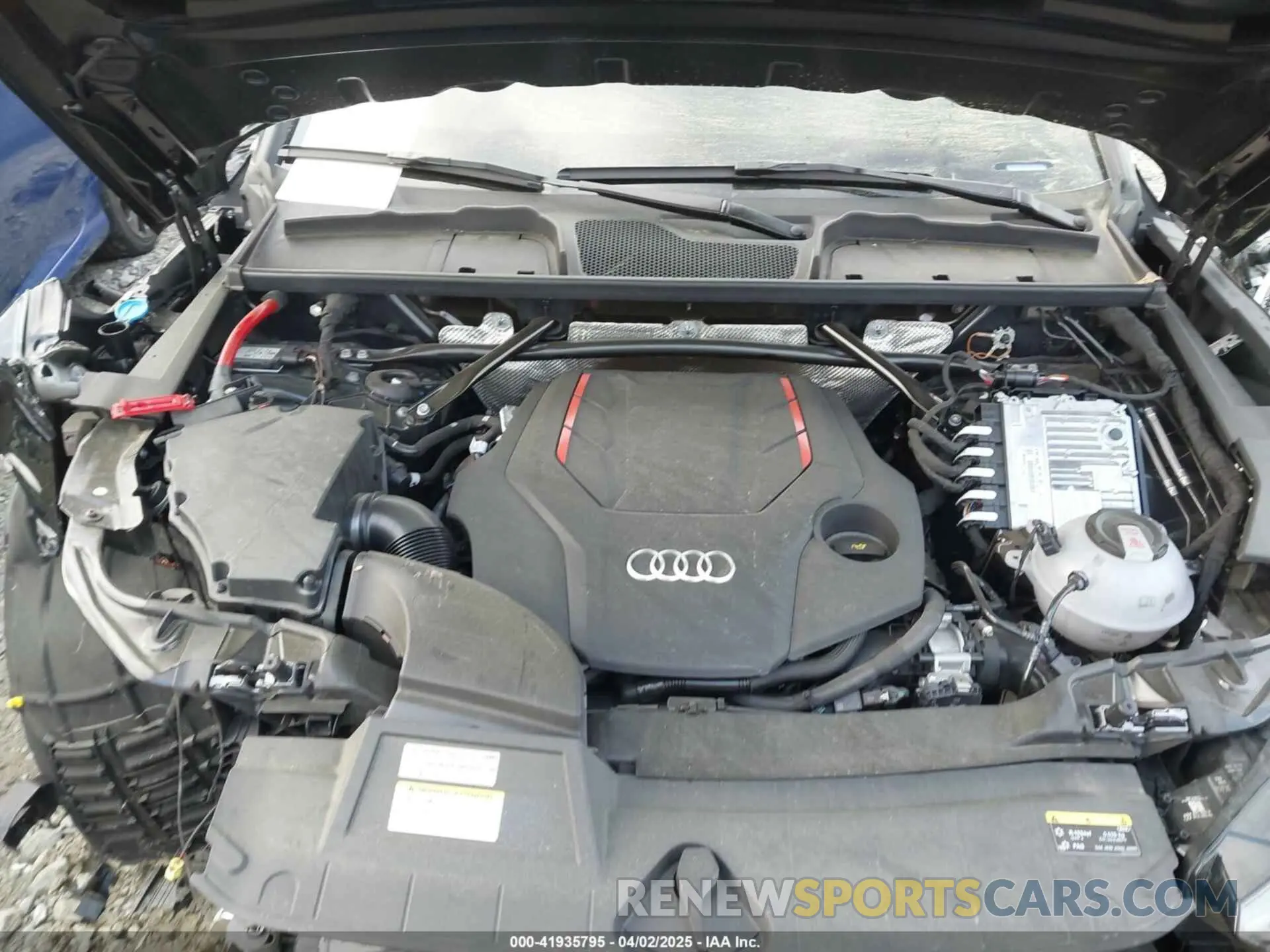 10 fotografías del automóvil dañado WA1B4AFY1S2023692 AUDI SQ5 2025
