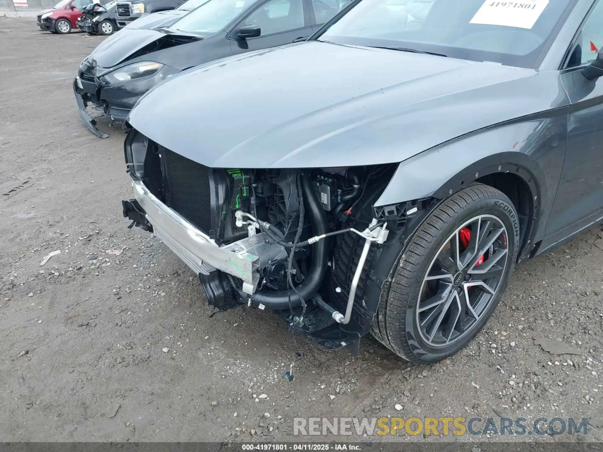 18 fotografías del automóvil dañado WA1B4AFY6S2052377 AUDI SQ5 2025