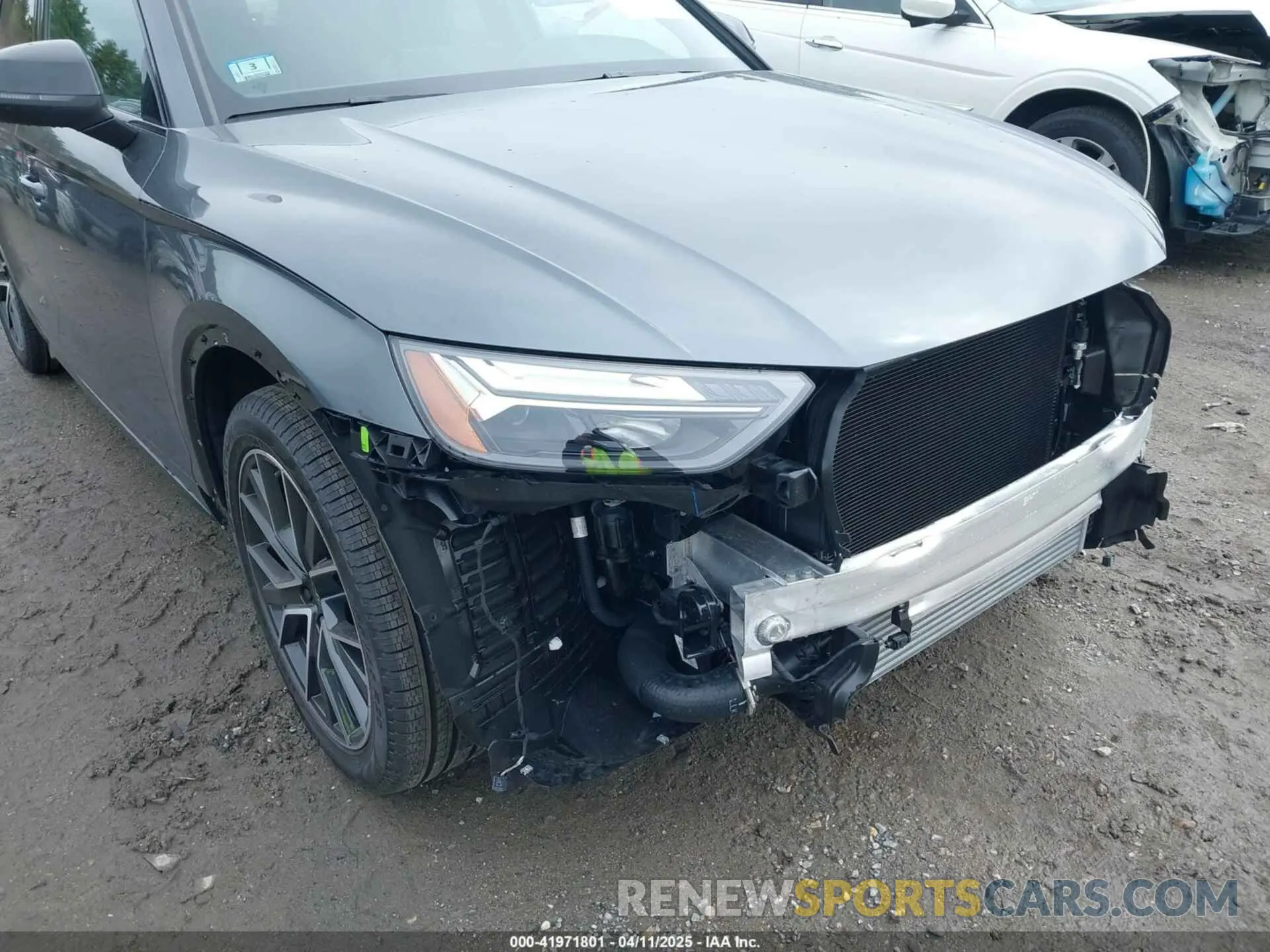 19 fotografías del automóvil dañado WA1B4AFY6S2052377 AUDI SQ5 2025
