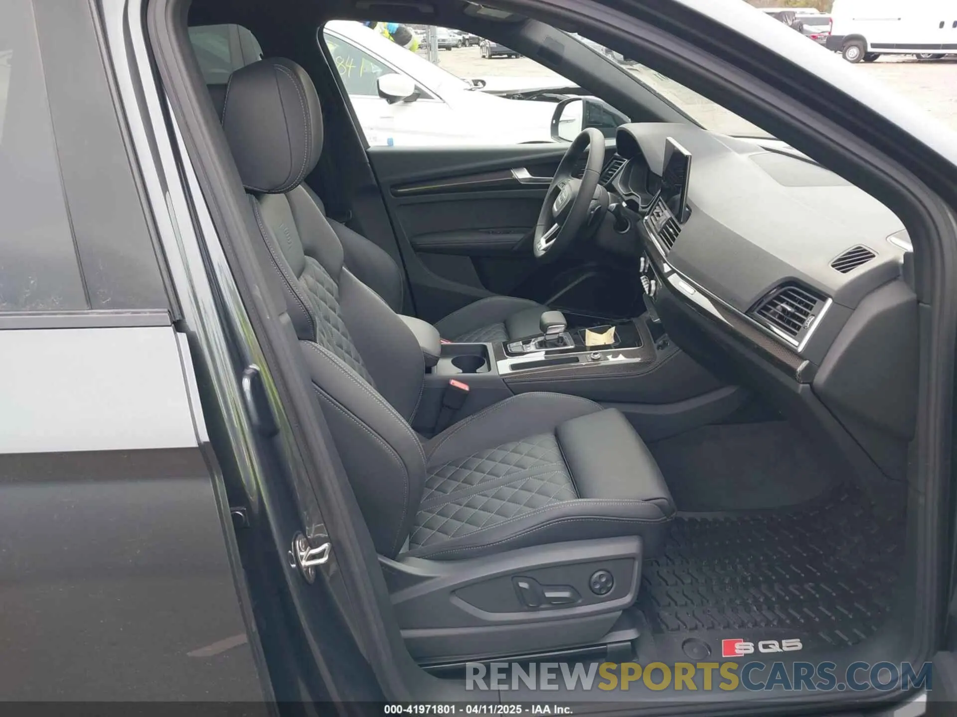 5 fotografías del automóvil dañado WA1B4AFY6S2052377 AUDI SQ5 2025