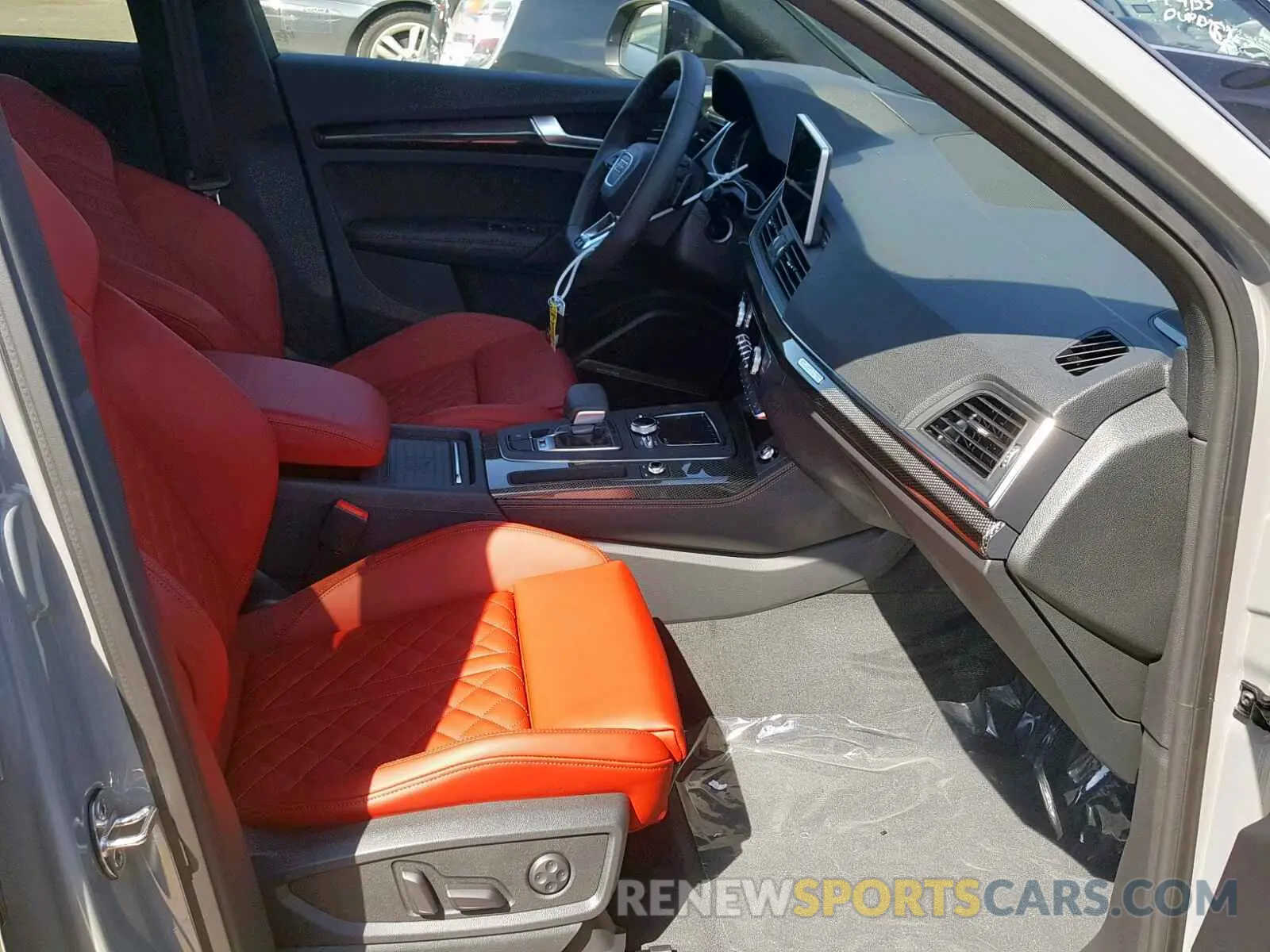 5 fotografías del automóvil dañado WA1C4AFY1K2005066 AUDI SQ5 PRESTI 2019