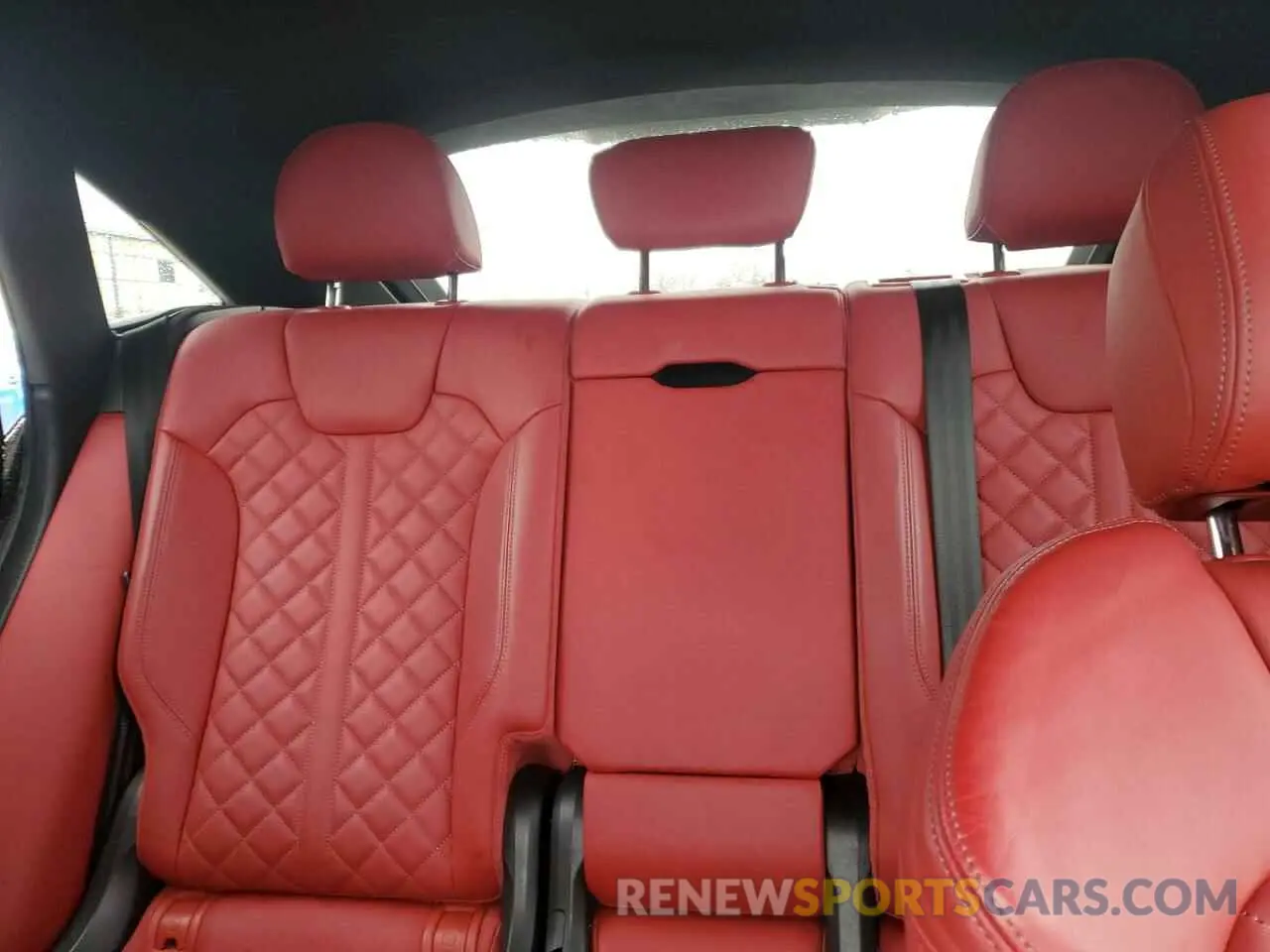 10 fotografías del automóvil dañado WA124AFYXR2074022 AUDI SQ5 SPORTB 2024