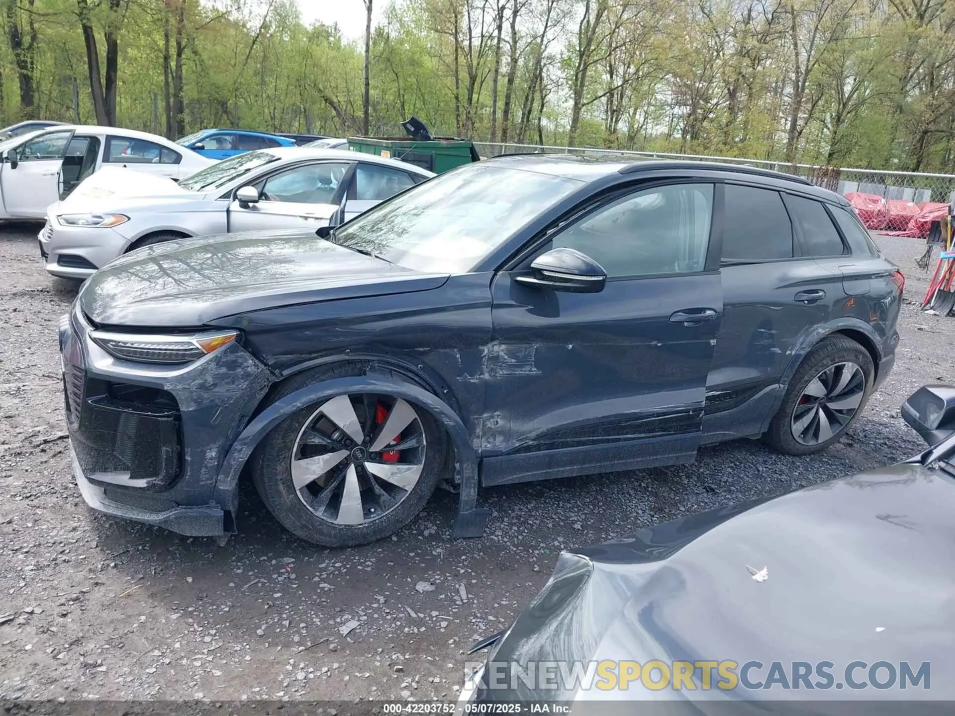 14 fotografías del automóvil dañado WA125BGF1SA025478 AUDI SQ6 E-TRON 2025
