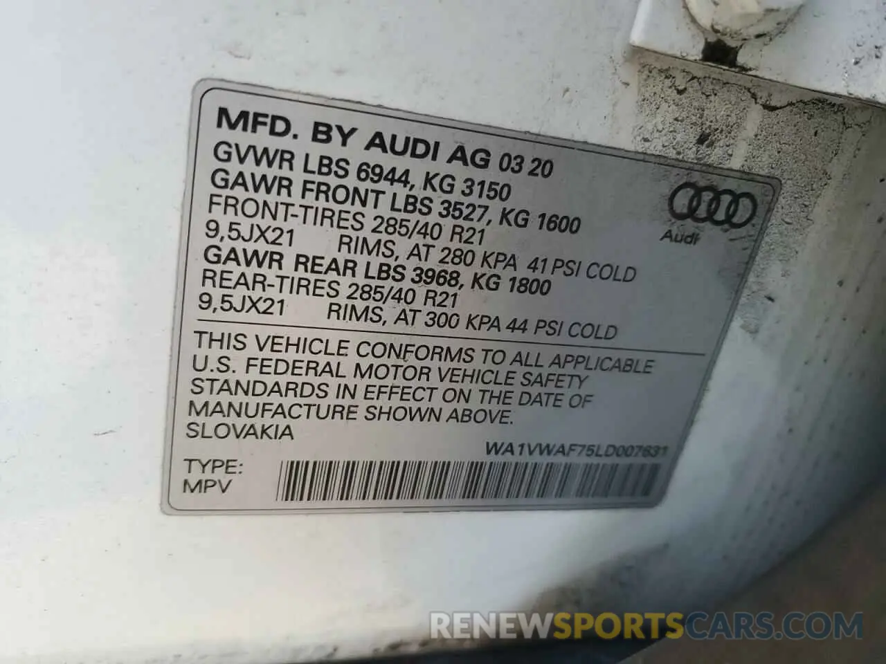 13 fotografías del automóvil dañado WA1VWAF75LD007631 AUDI SQ7 2020