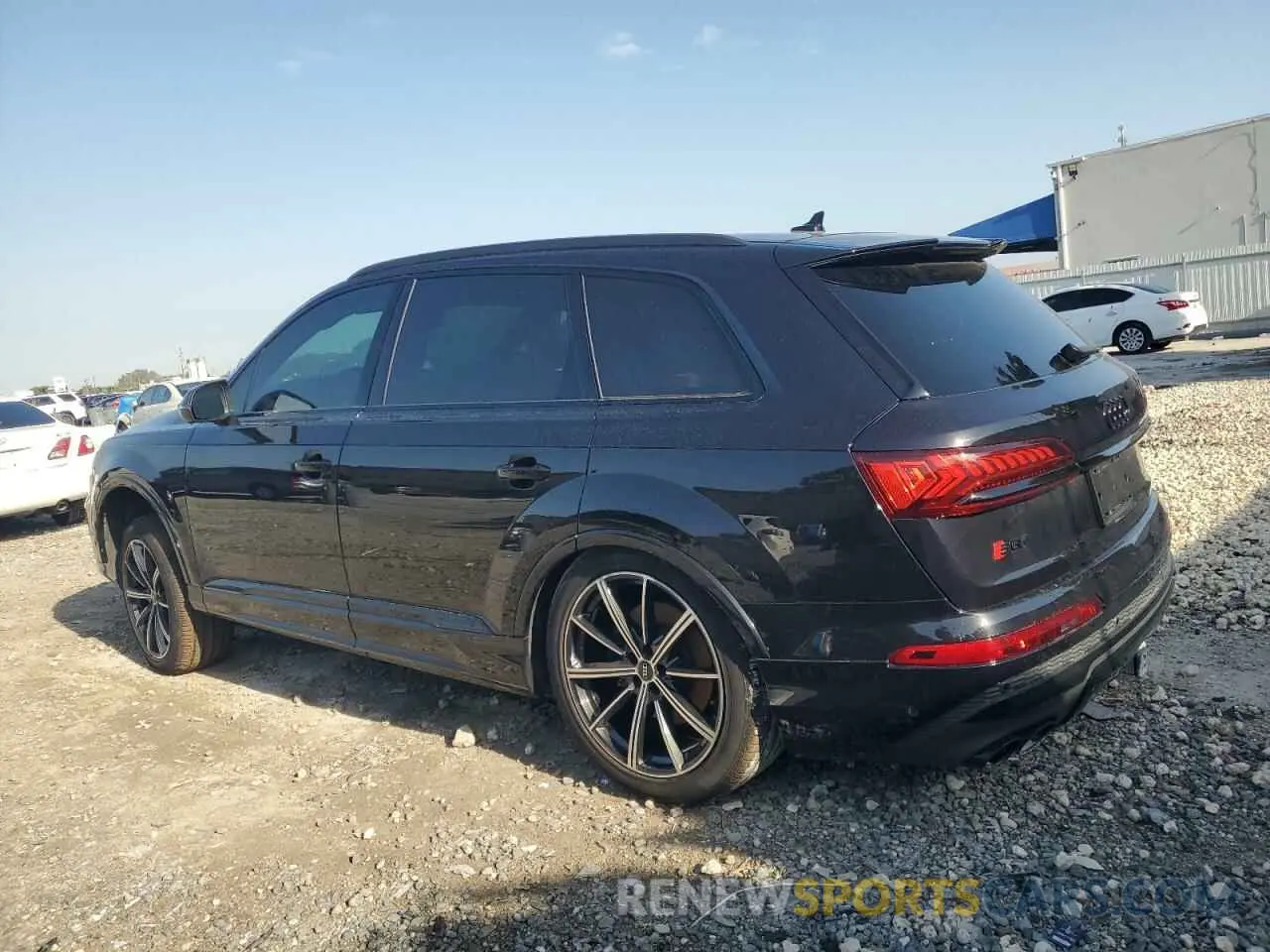 2 fotografías del automóvil dañado WA1VWBF73MD024564 AUDI SQ7 2021