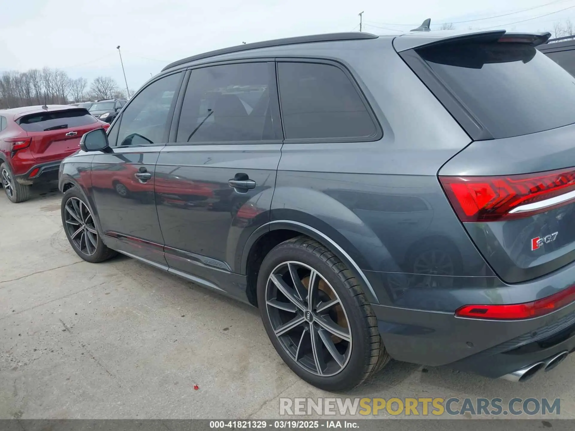 15 fotografías del automóvil dañado WA1VWBF74MD000533 AUDI SQ7 2021