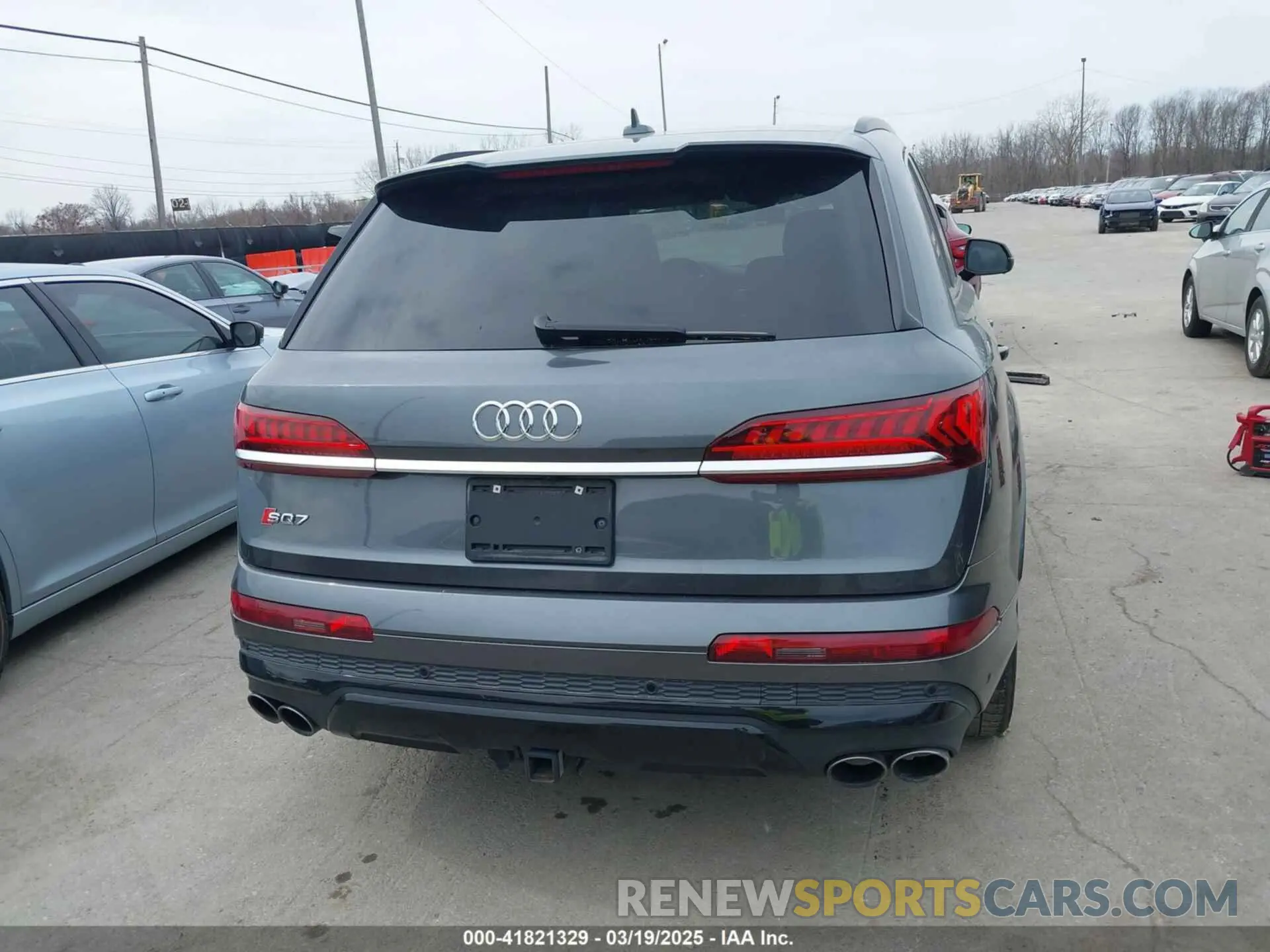 17 fotografías del automóvil dañado WA1VWBF74MD000533 AUDI SQ7 2021