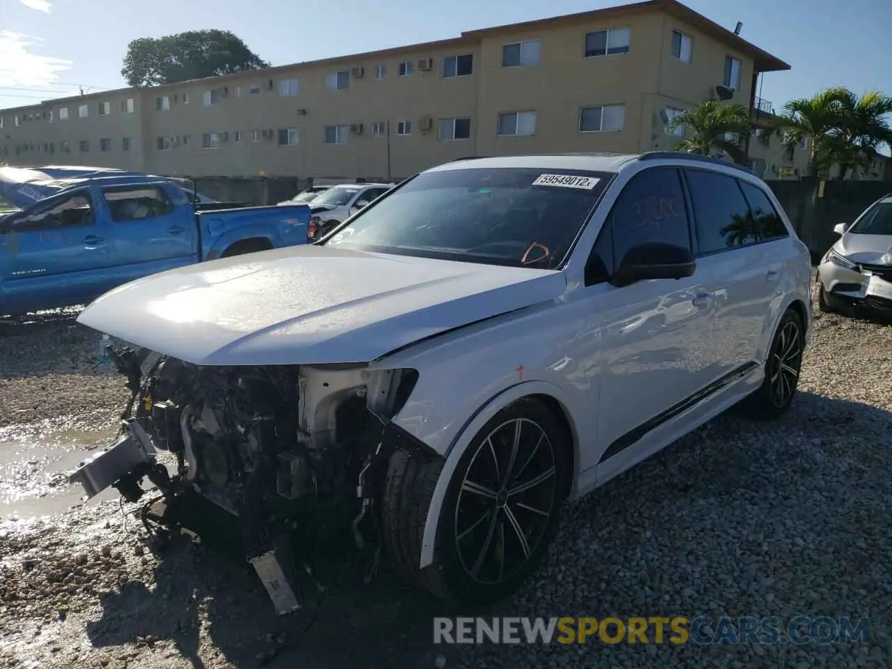 2 fotografías del automóvil dañado WA1VWBF74MD020216 AUDI SQ7 2021