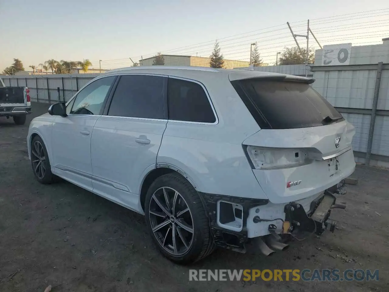 3 fotografías del automóvil dañado WA1AWBF76ND001652 AUDI SQ7 2022